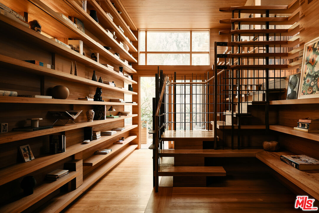 MLS #25497739 image #18