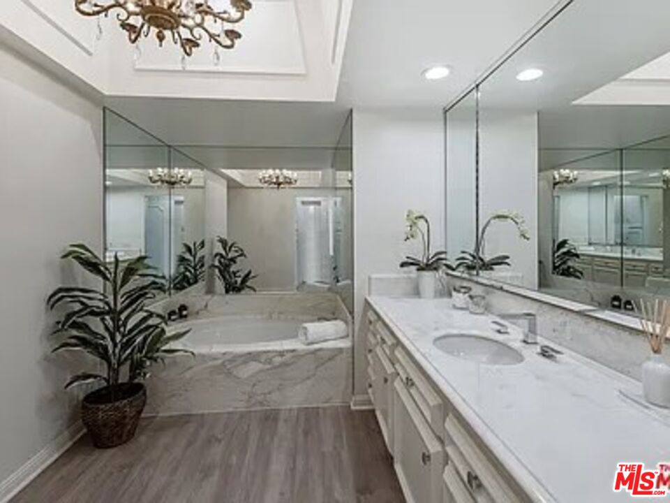 MLS #25497817 image #10