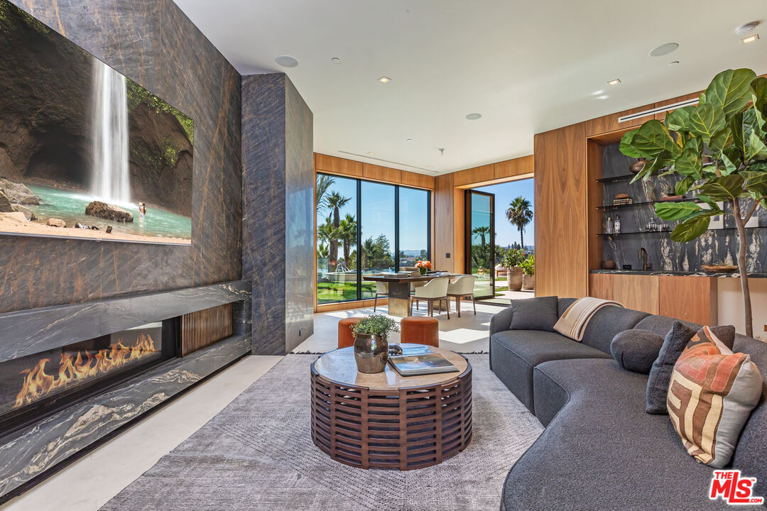 MLS #25498363 image #13