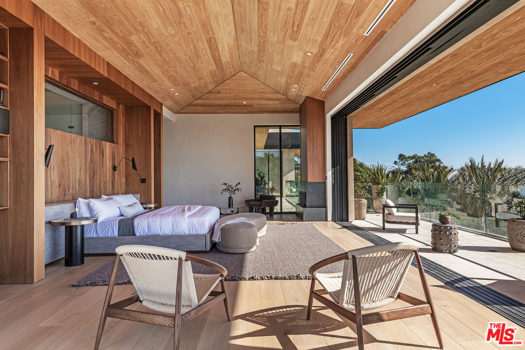 MLS #25498363 image #15