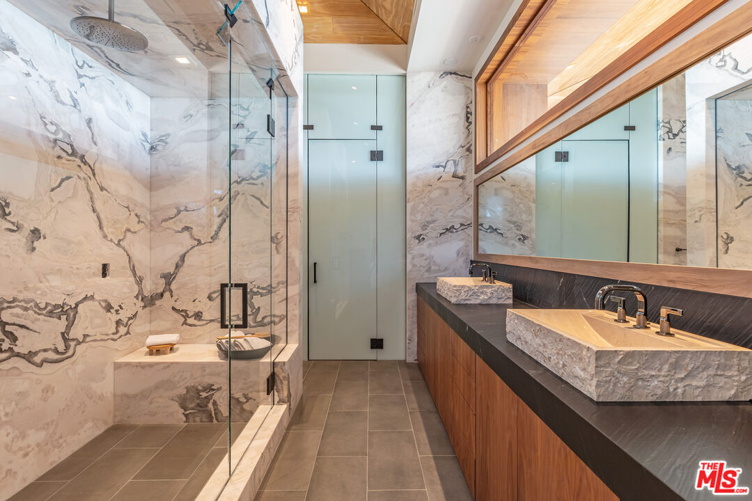 MLS #25498363 image #17