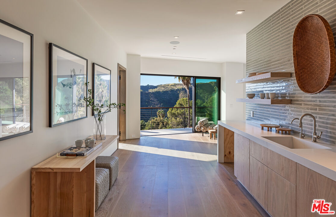 MLS #25498363 image #19