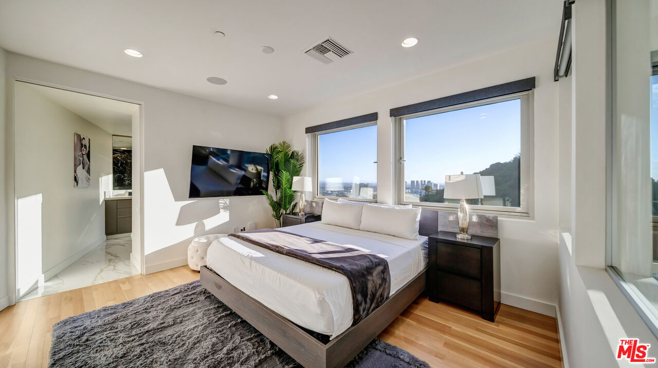 MLS #25500045 image #12