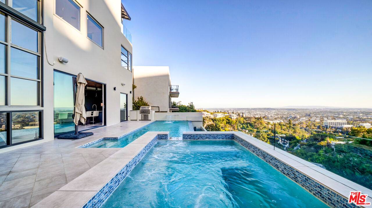 MLS #25500045 image #0