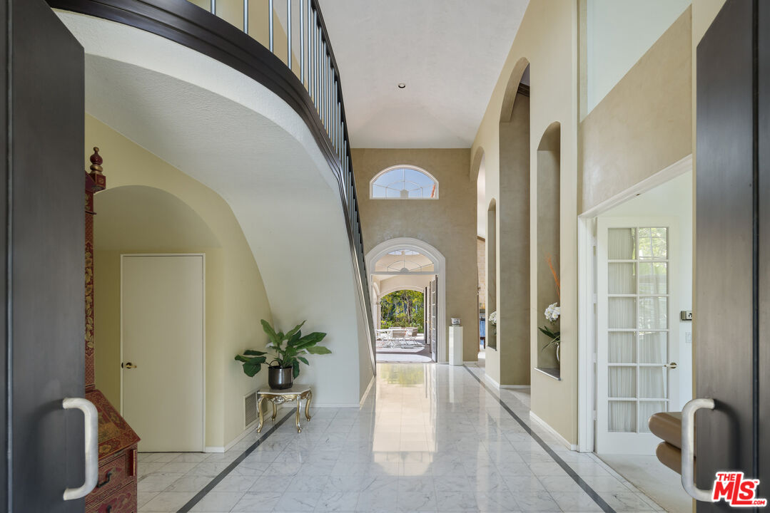 MLS #25500371 image #13