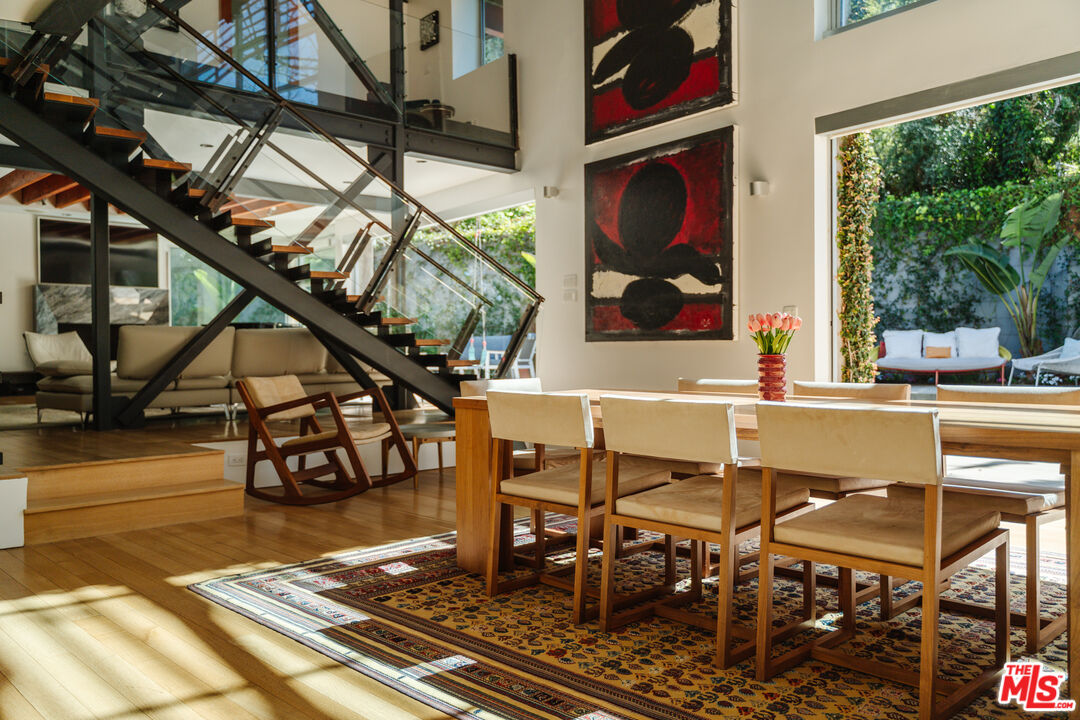 MLS #25500947 image #2