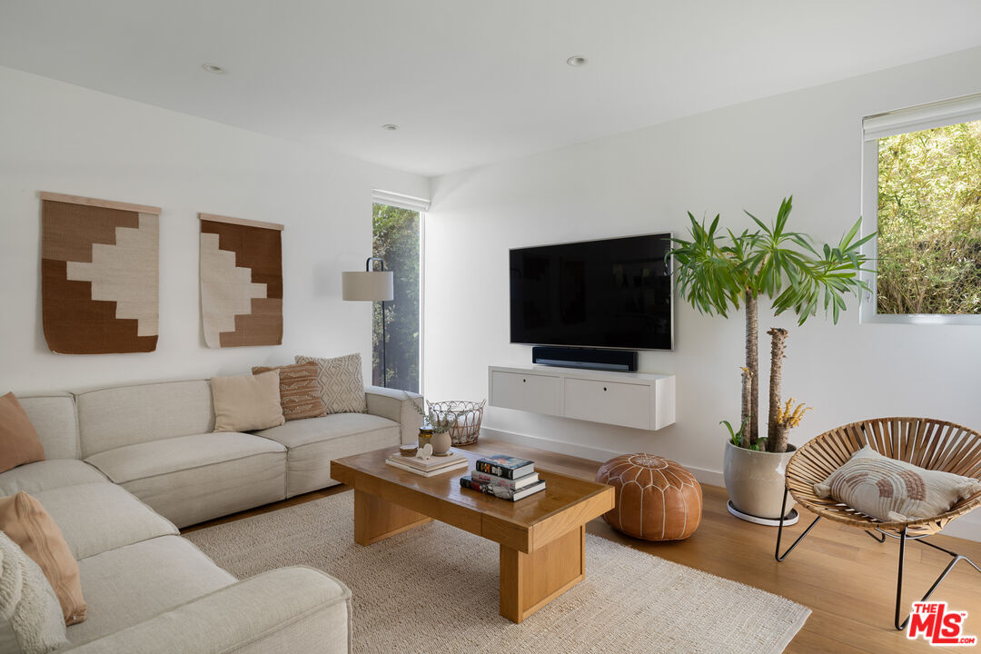 MLS #25500959 image #11