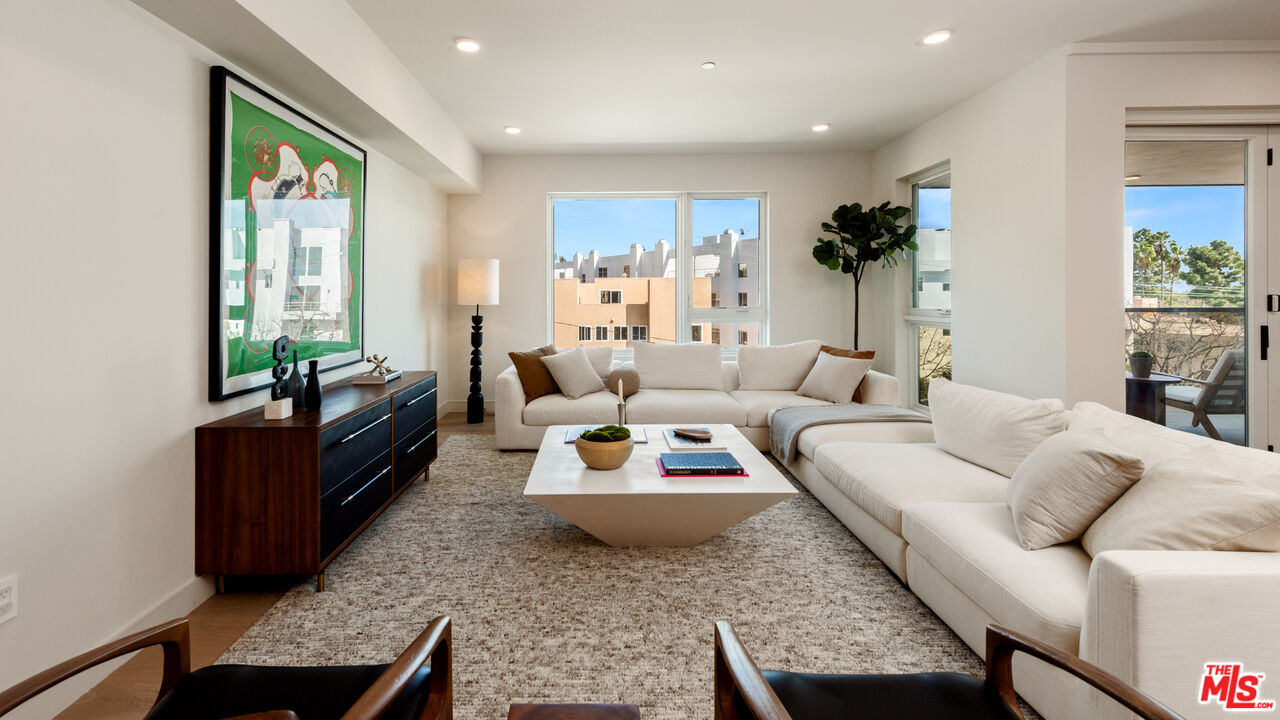 MLS #25501475 image #1