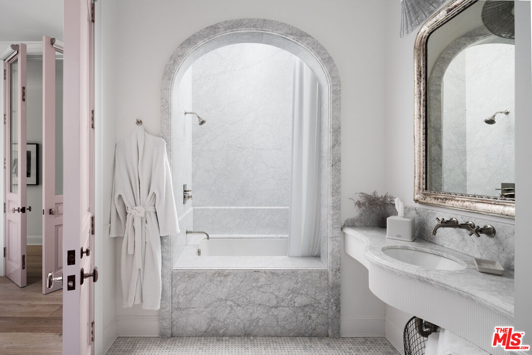 MLS #25501521 image #24