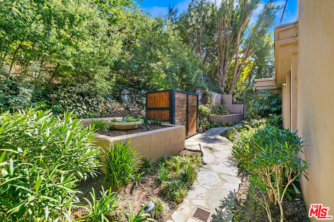 MLS #25501539 image #16