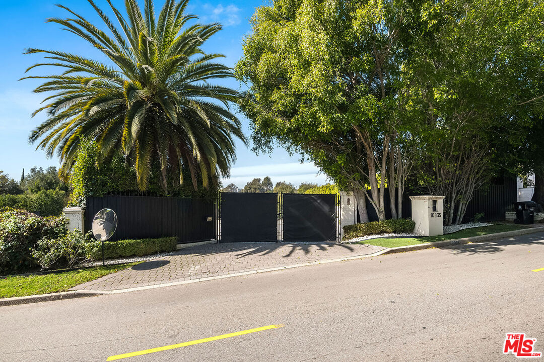 MLS #25501611 image #1