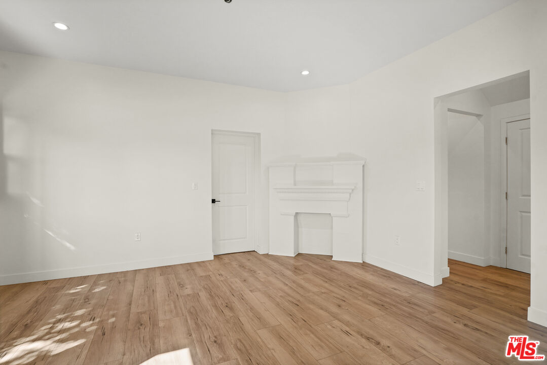 MLS #25502413 image #12