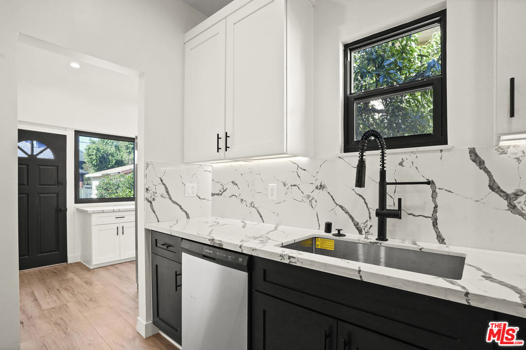 MLS #25502413 image #17