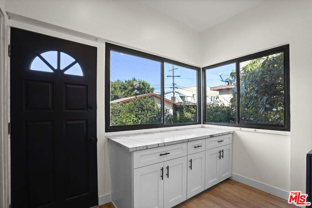 MLS #25502413 image #19