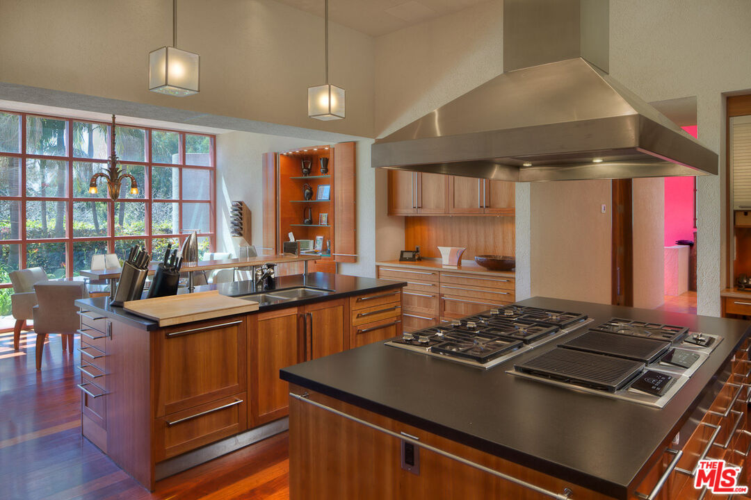 MLS #25502639 image #18