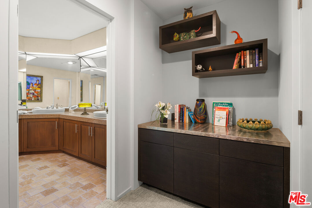 MLS #25502731 image #15