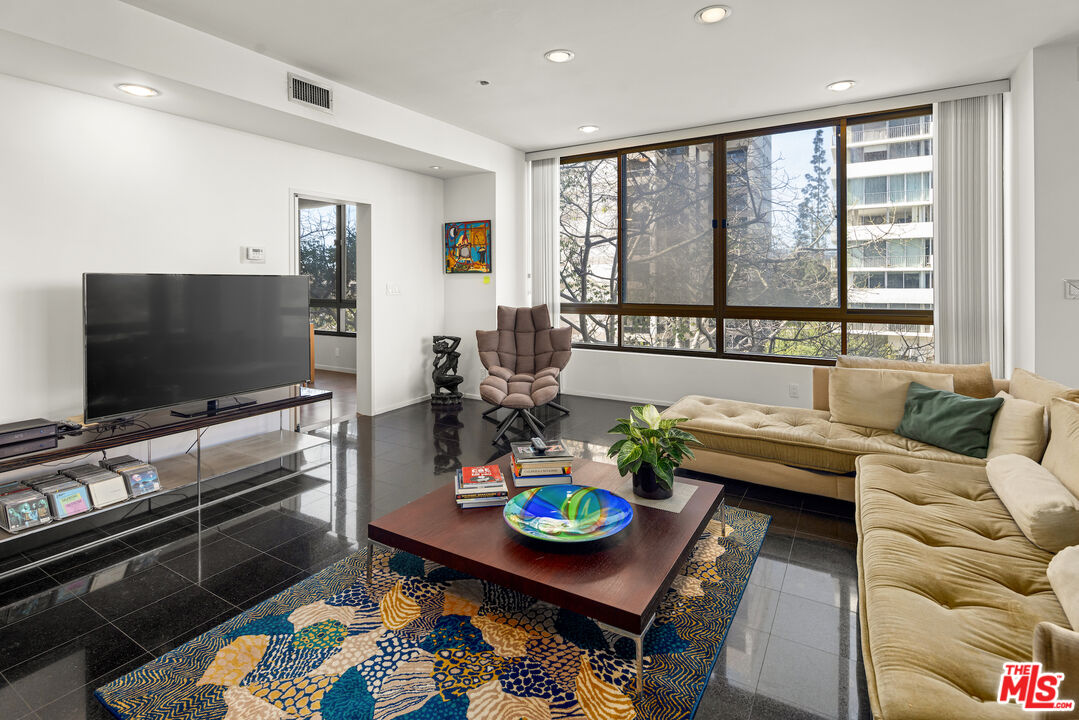 MLS #25502731 image #4