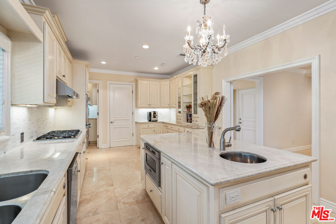 MLS #25502767 image #20