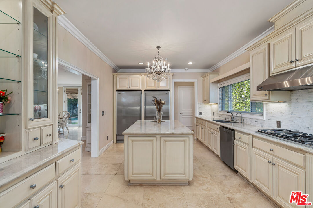 MLS #25502767 image #23