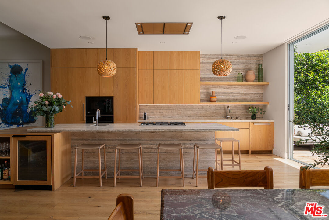 MLS #25502893 image #3