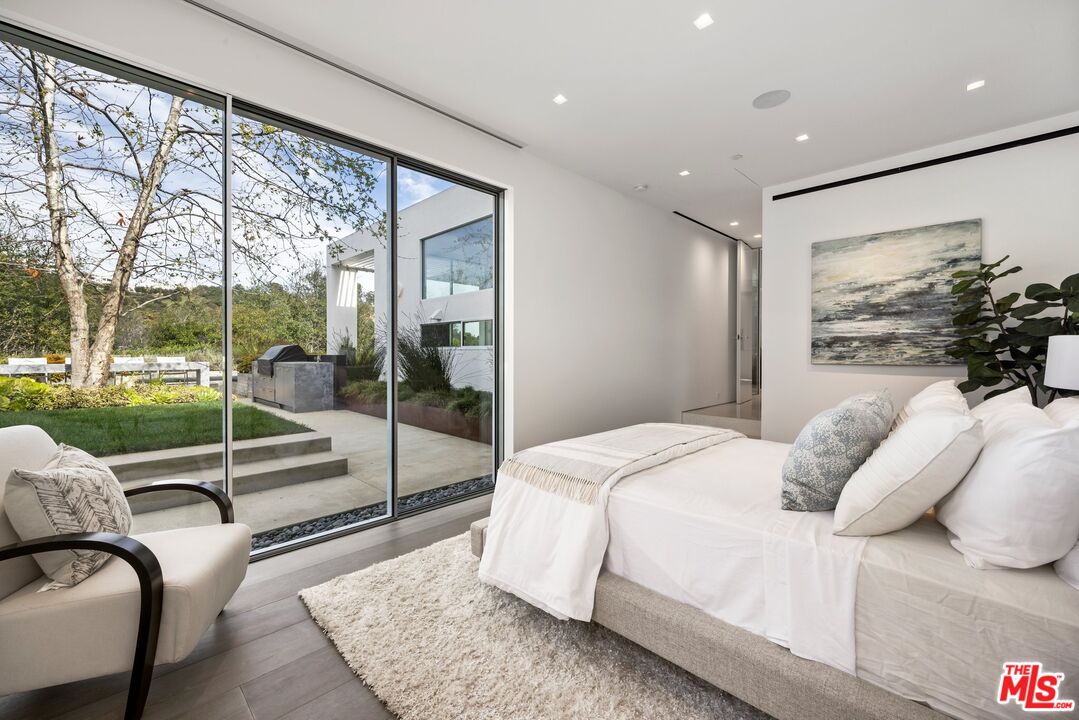 MLS #25504377 image #15