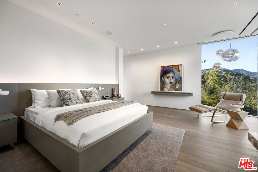 MLS #25504377 image #21