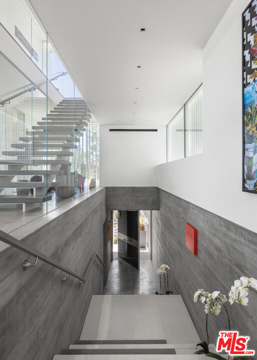 MLS #25504377 image #3