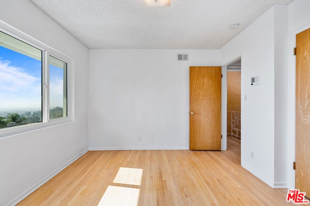 MLS #25504613 image #32