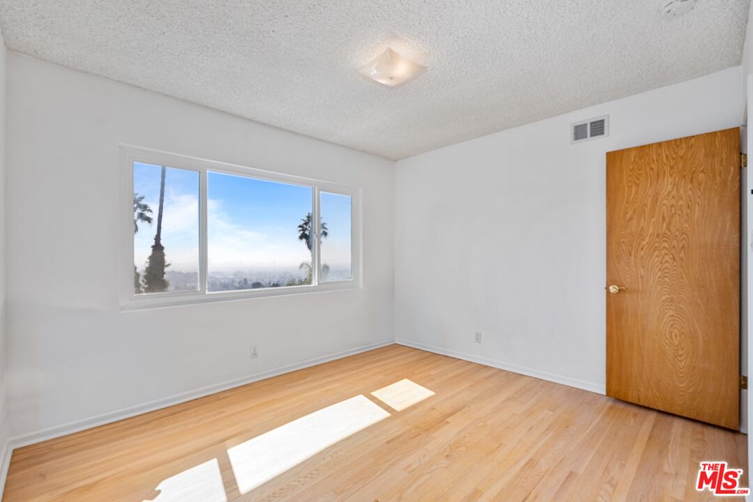 MLS #25504613 image #33