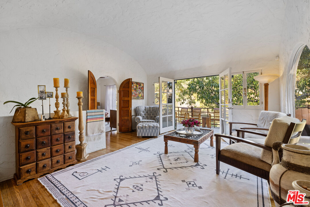 MLS #25504815 image #1