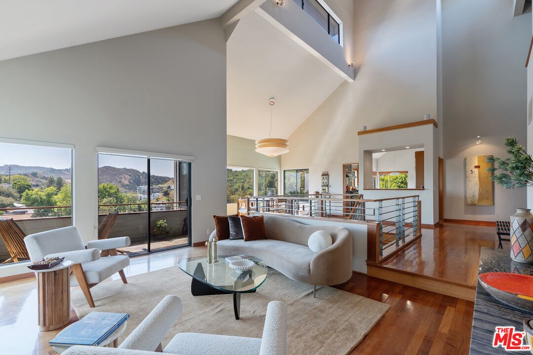 MLS #25505807 image #2