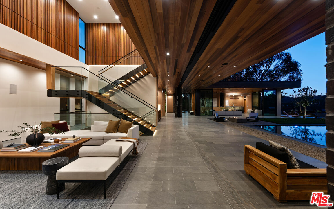 MLS #25505925 image #10