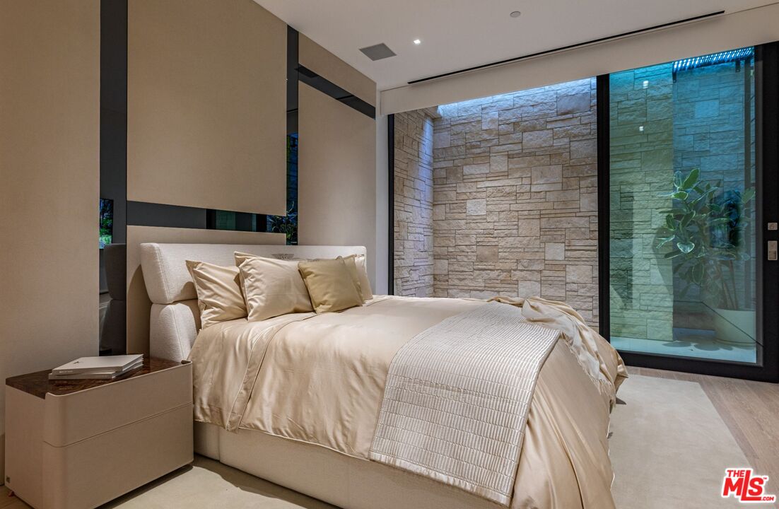 MLS #25505995 image #15