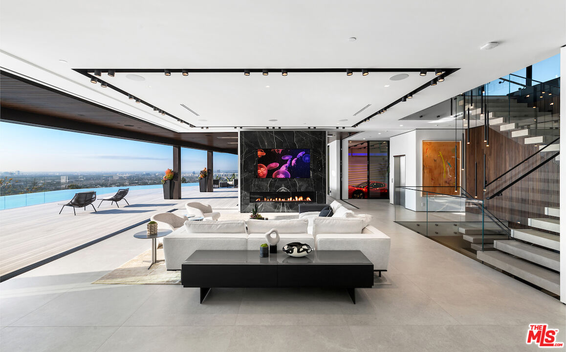 MLS #25506155 image #1