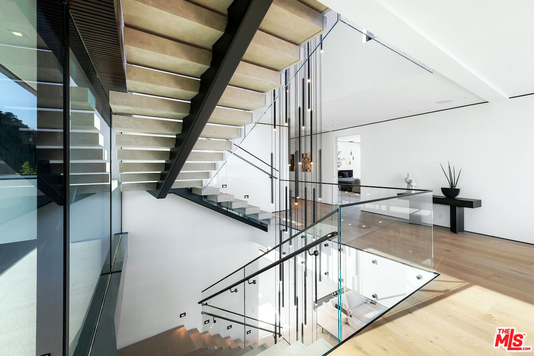 MLS #25506155 image #22