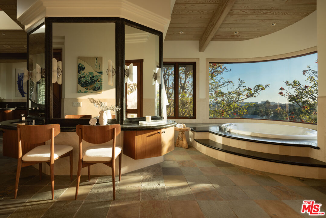 MLS #25506641 image #18