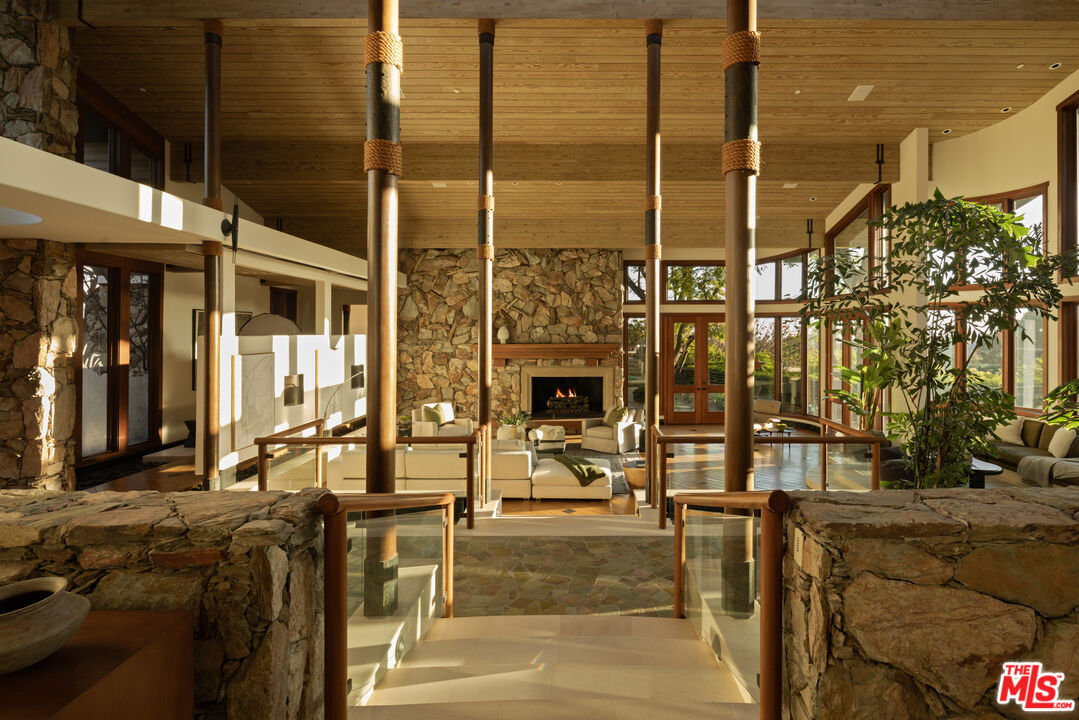 MLS #25506641 image #4