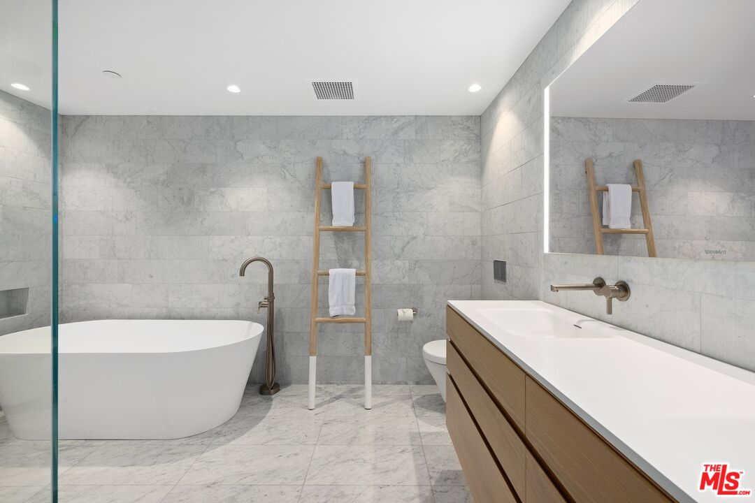 MLS #25510561 image #18