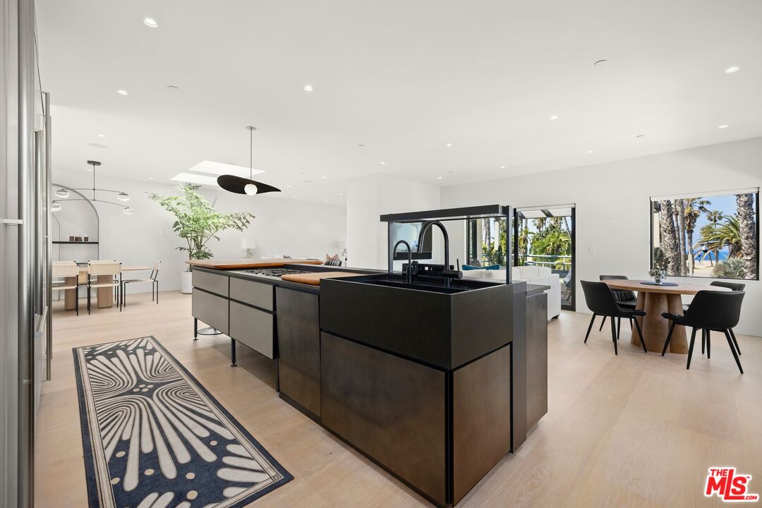 MLS #25510561 image #2