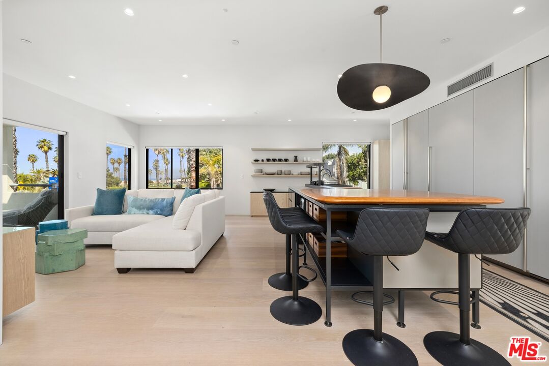 MLS #25510561 image #3