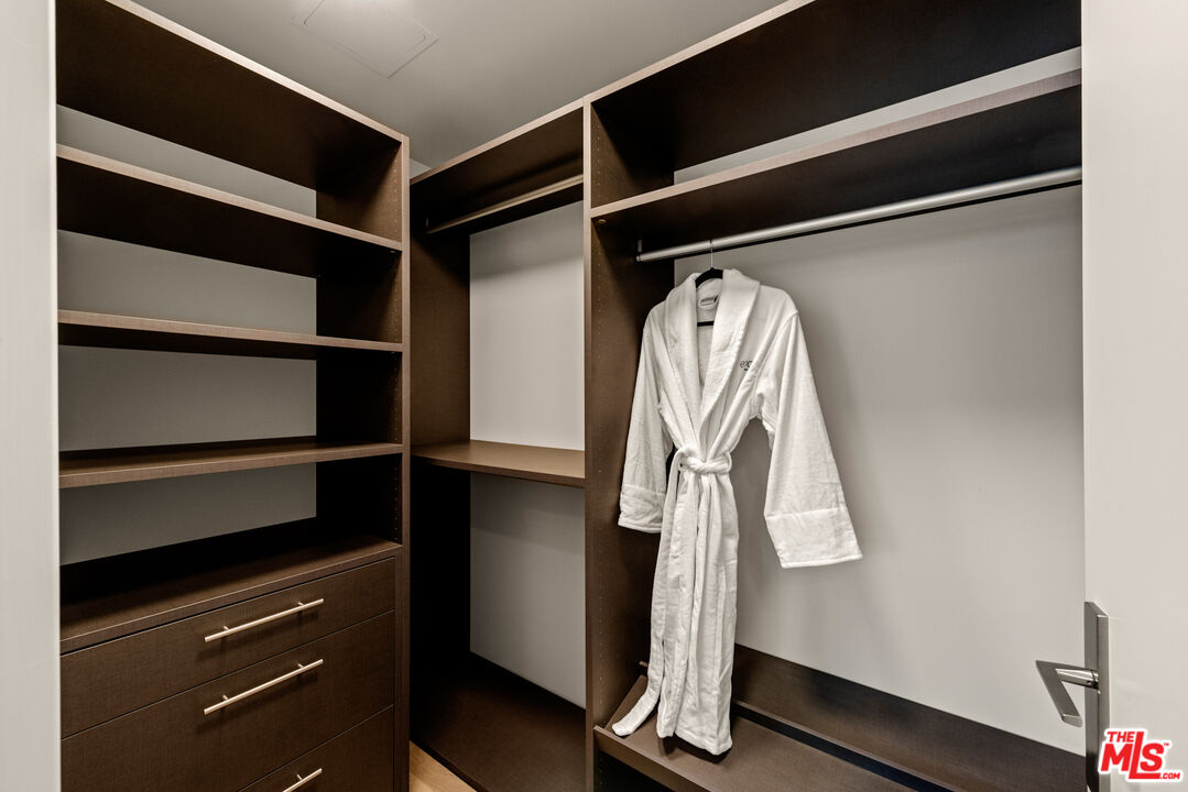 MLS #25511065 image #16