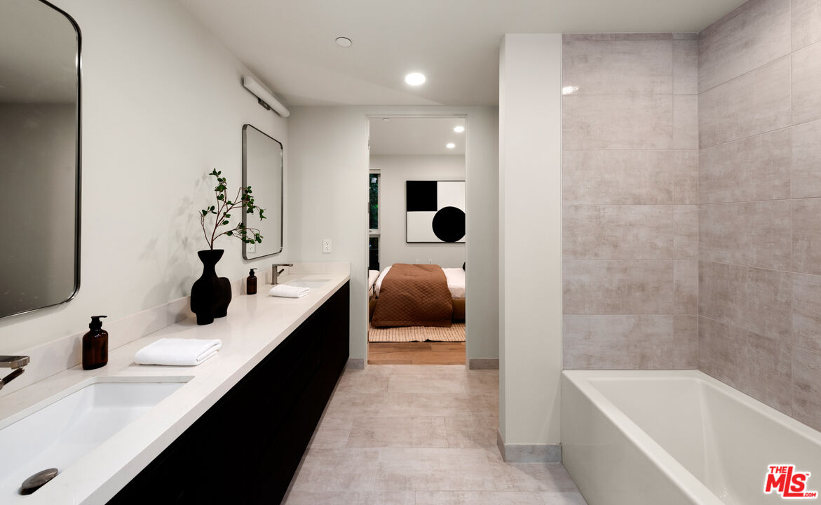 MLS #25511065 image #18