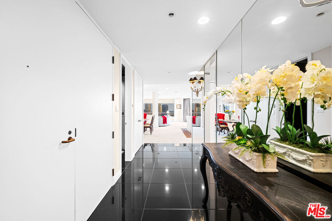 MLS #25511091 image #2