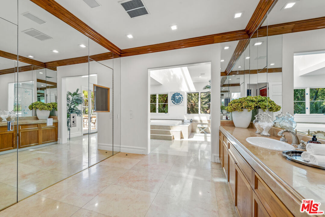 MLS #25511467 image #40