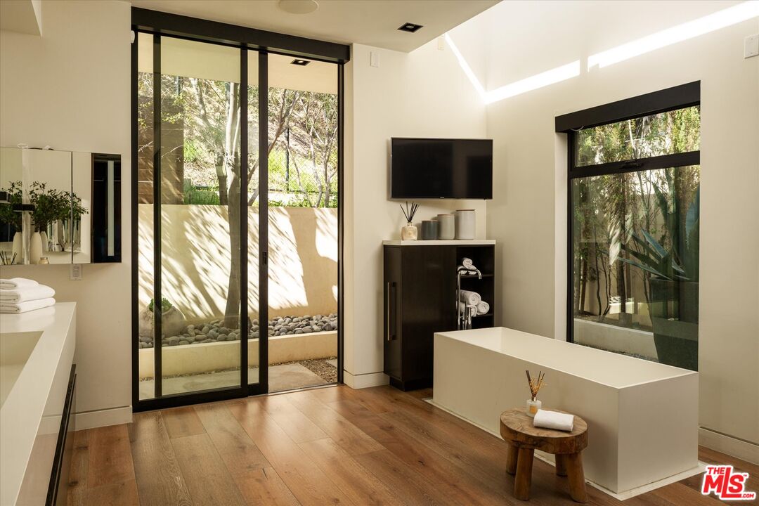 MLS #25511479 image #14