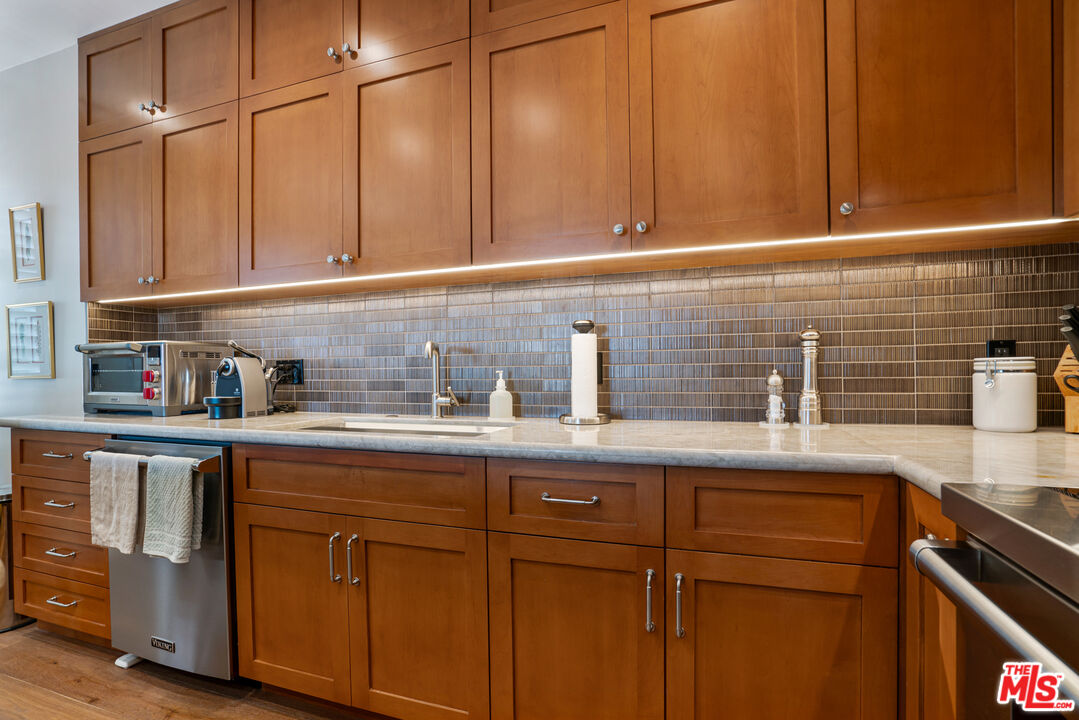 MLS #25511585 image #17