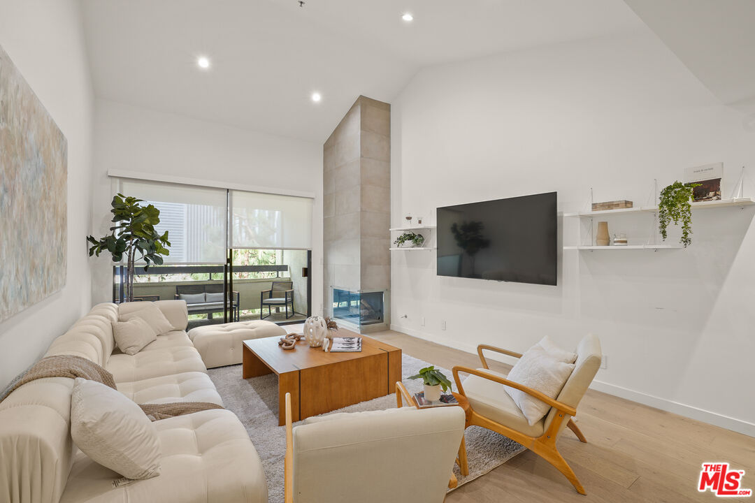 MLS #25511973 image #0