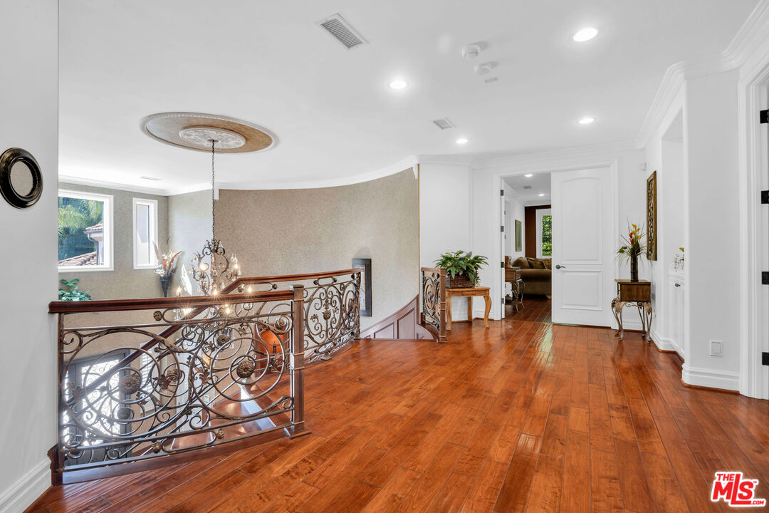 MLS #25512313 image #28