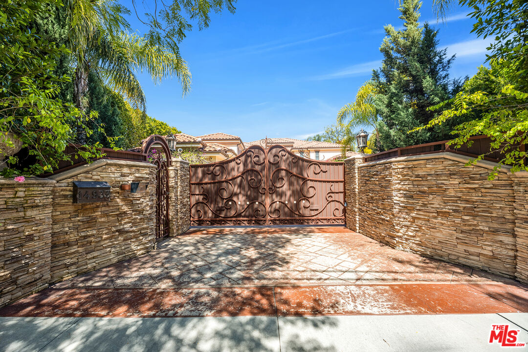 MLS #25512313 image #2