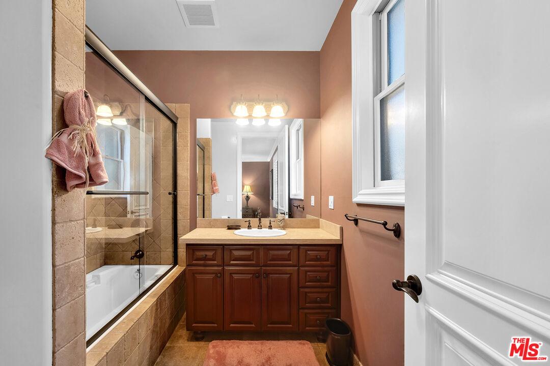 MLS #25512313 image #34